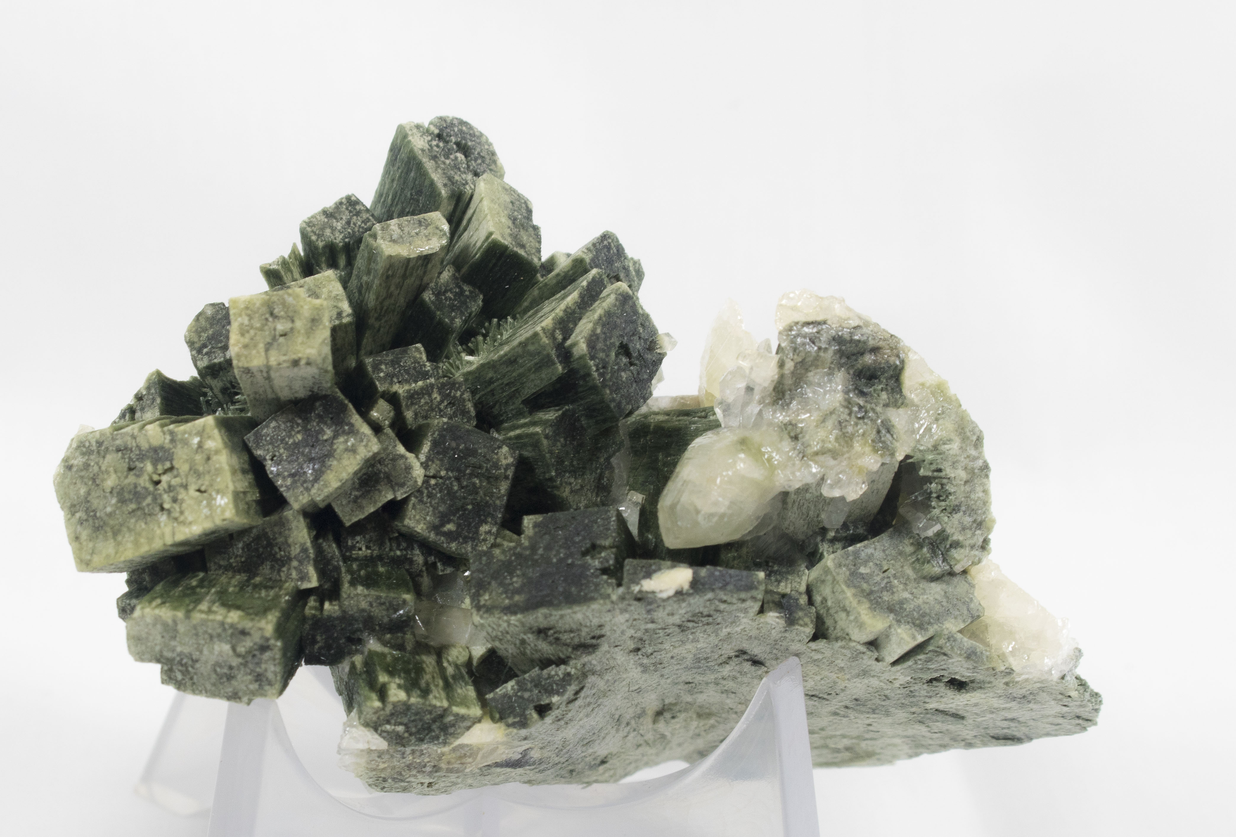 actinolite-fhsmg400web.jpg