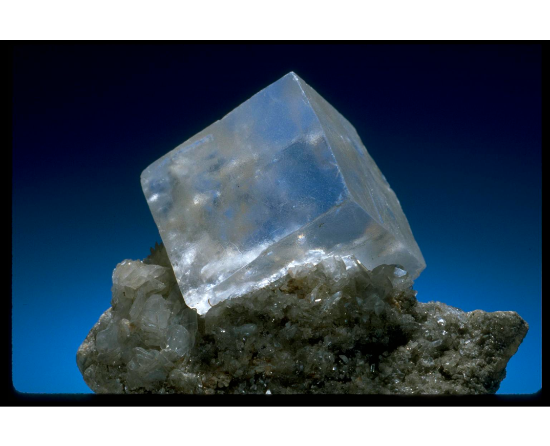 halite-nmnh_c877-00.png